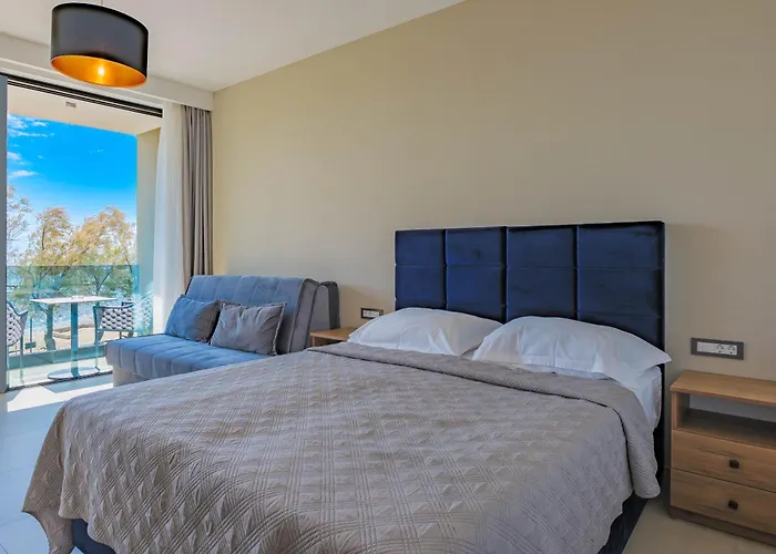 Maresole Beachfront Bed & Breakfast 3*