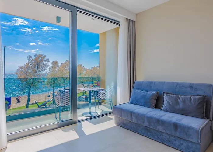 לינה וארוחת בוקר Maresole Beachfront 3*