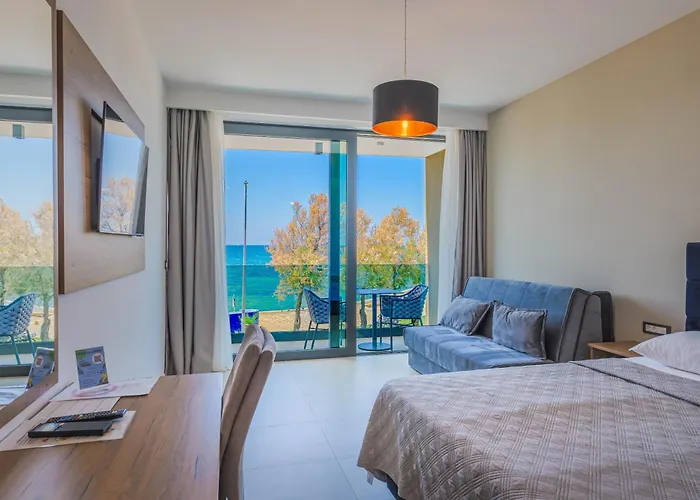 Maresole Beachfront Bed and Breakfast Πόρετς