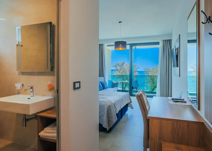 Bed and Breakfast Maresole Beachfront 3*