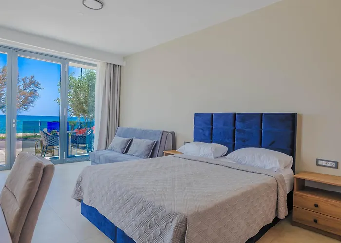 Alojamento de Acomodação e Pequeno-almoço Maresole Beachfront 3*