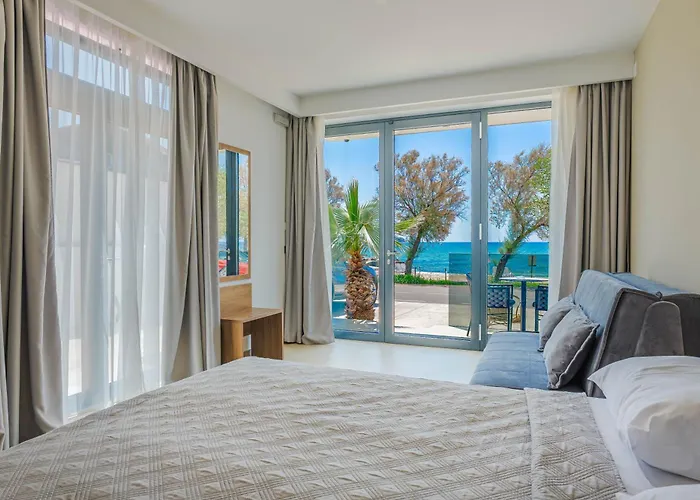 Maresole Beachfront Alojamento de Acomodação e Pequeno-almoço Poreč