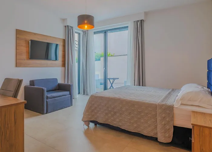 Alojamento de Acomodação e Pequeno-almoço Maresole Beachfront Poreč